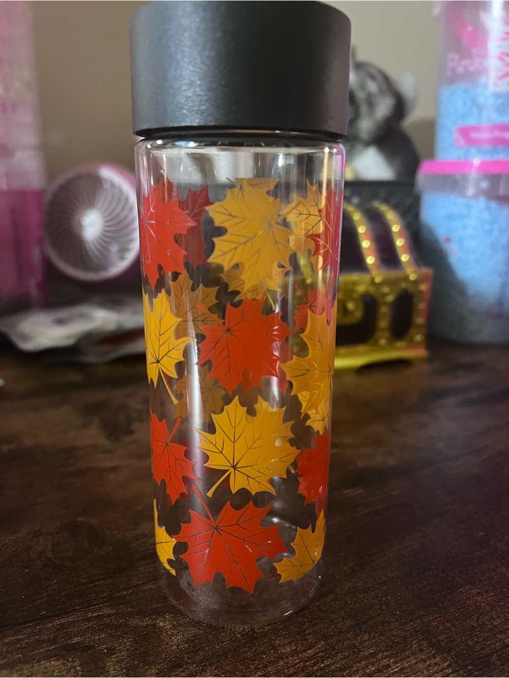 15 Fall Maple Leaves Plastic Bottles with Lids Leak free top - Picture 2 of 4